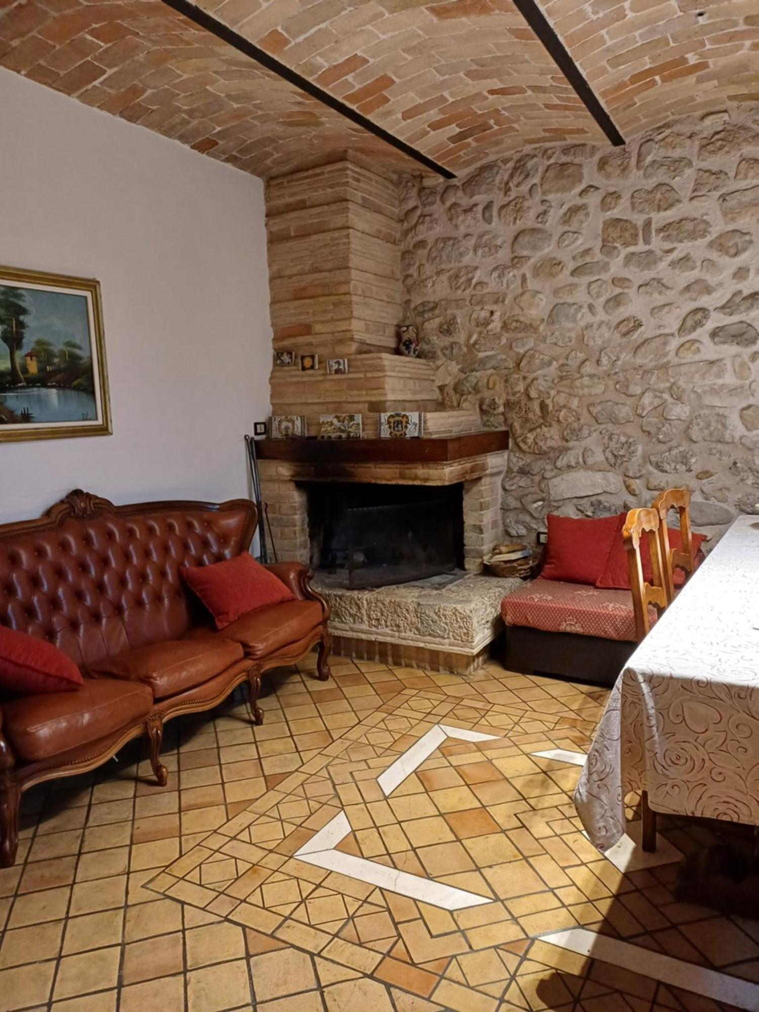 Agriturismo San Giovanni Ad Insulam Isola del Gran Sasso dʼItalia Εξωτερικό φωτογραφία