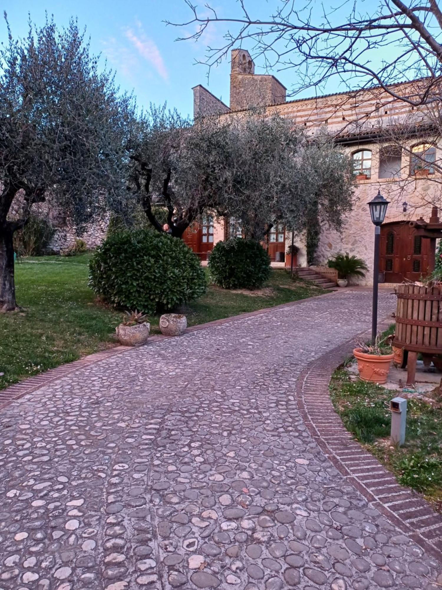 Agriturismo San Giovanni Ad Insulam Isola del Gran Sasso dʼItalia Εξωτερικό φωτογραφία
