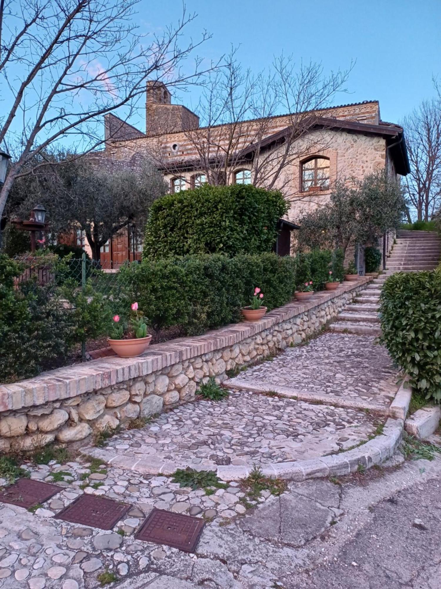 Agriturismo San Giovanni Ad Insulam Isola del Gran Sasso dʼItalia Εξωτερικό φωτογραφία