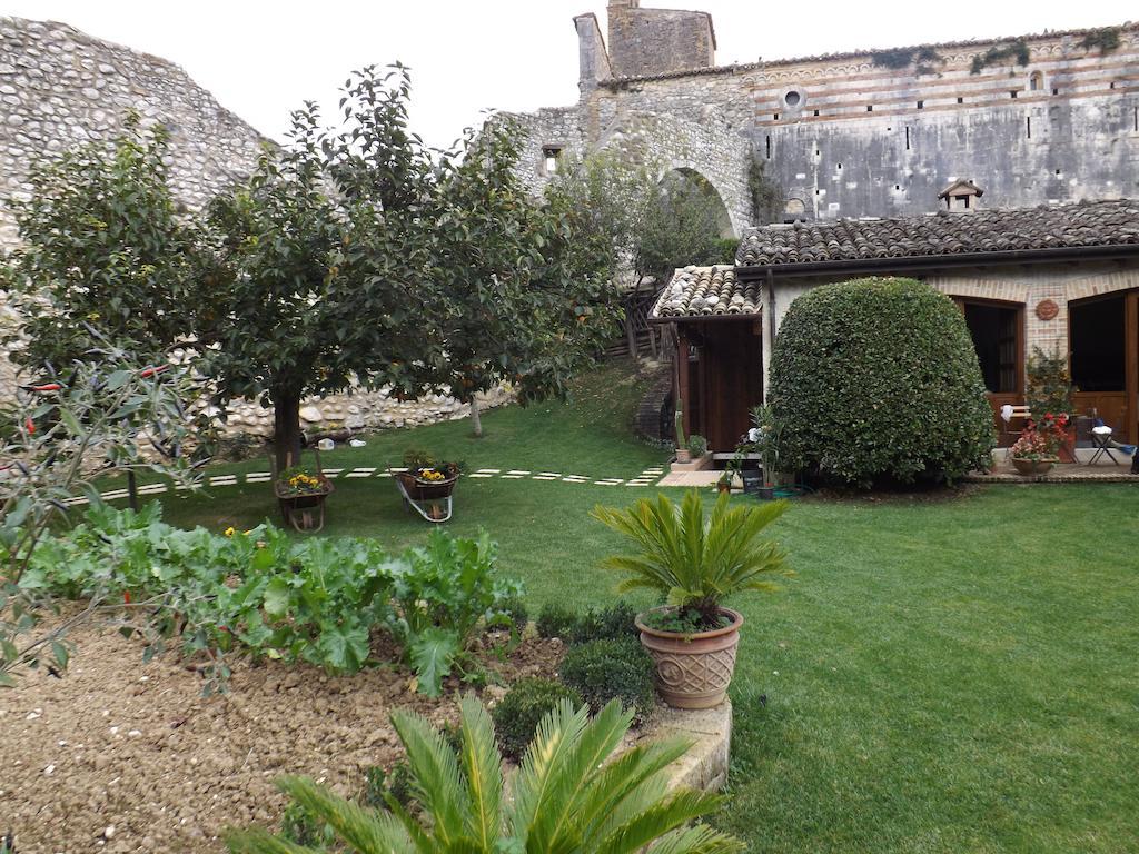 Agriturismo San Giovanni Ad Insulam Isola del Gran Sasso dʼItalia Εξωτερικό φωτογραφία