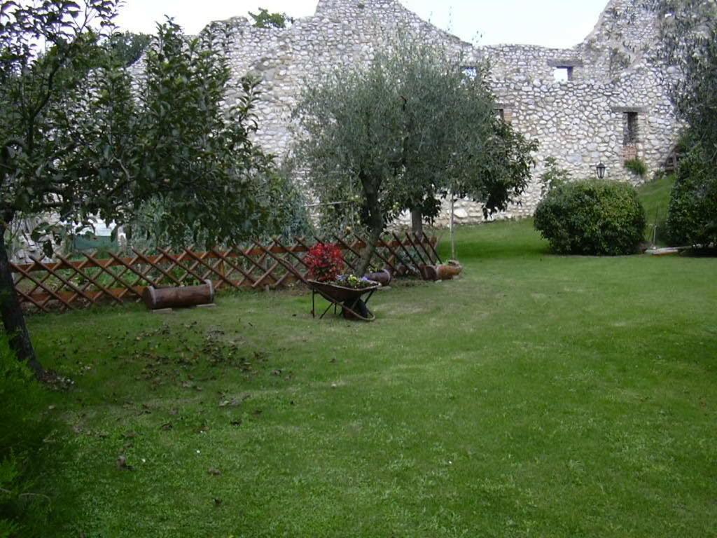 Agriturismo San Giovanni Ad Insulam Isola del Gran Sasso dʼItalia Εξωτερικό φωτογραφία