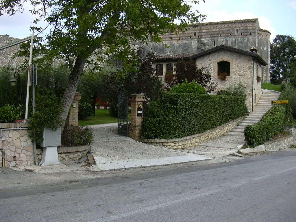 Agriturismo San Giovanni Ad Insulam Isola del Gran Sasso dʼItalia Εξωτερικό φωτογραφία