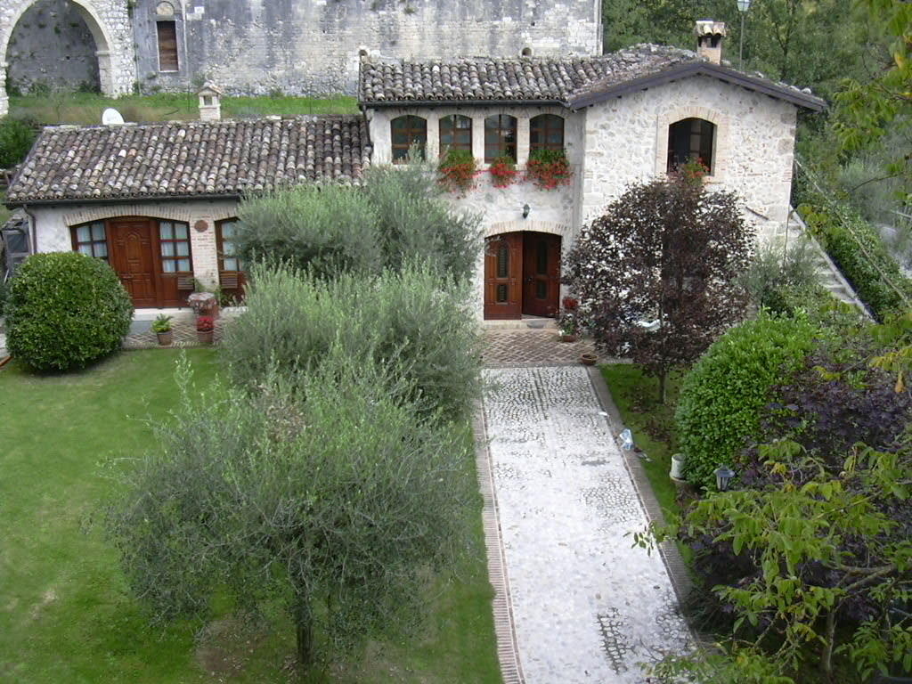 Agriturismo San Giovanni Ad Insulam Isola del Gran Sasso dʼItalia Εξωτερικό φωτογραφία
