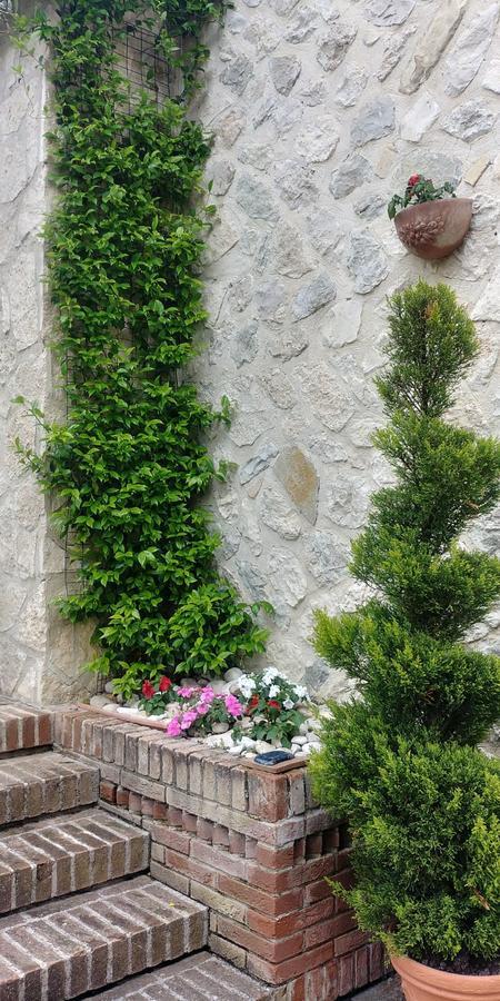 Agriturismo San Giovanni Ad Insulam Isola del Gran Sasso dʼItalia Εξωτερικό φωτογραφία